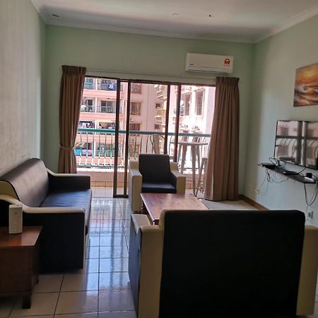 Marina Court Kk City Homestay Kota Kinabalu Exteriör bild