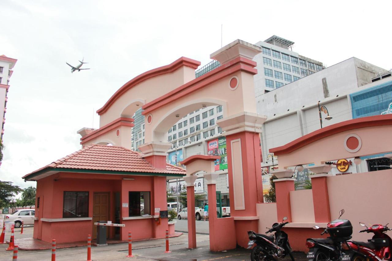 Marina Court Kk City Homestay Kota Kinabalu Exteriör bild