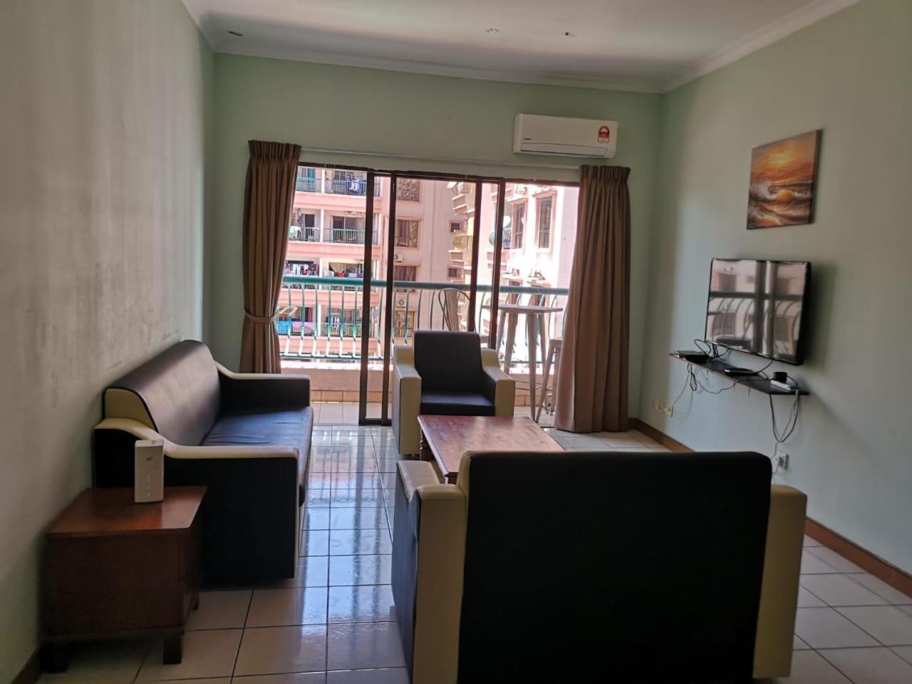 Marina Court Kk City Homestay Kota Kinabalu Exteriör bild