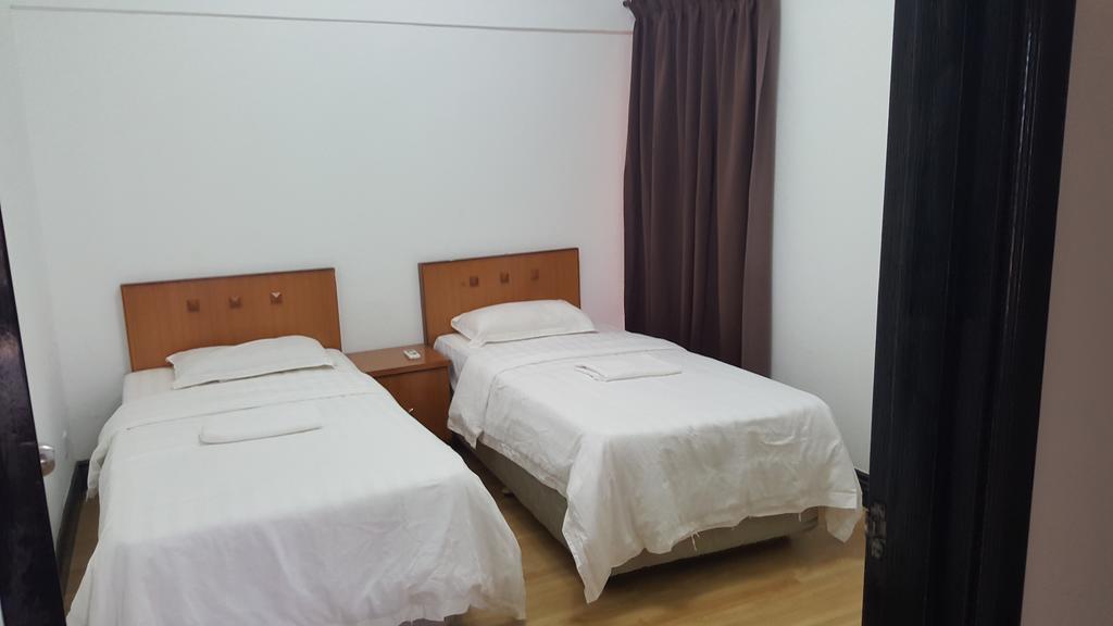 Marina Court Kk City Homestay Kota Kinabalu Exteriör bild