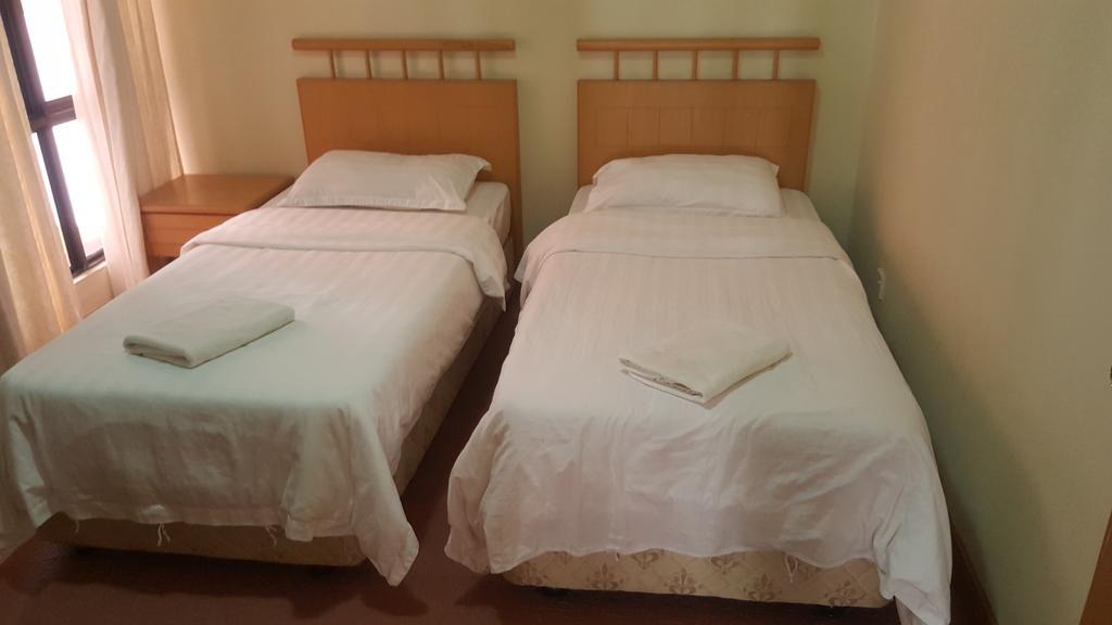 Marina Court Kk City Homestay Kota Kinabalu Exteriör bild