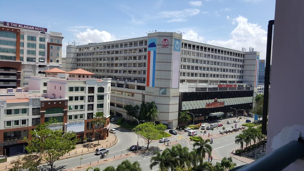 Marina Court Kk City Homestay Kota Kinabalu Exteriör bild